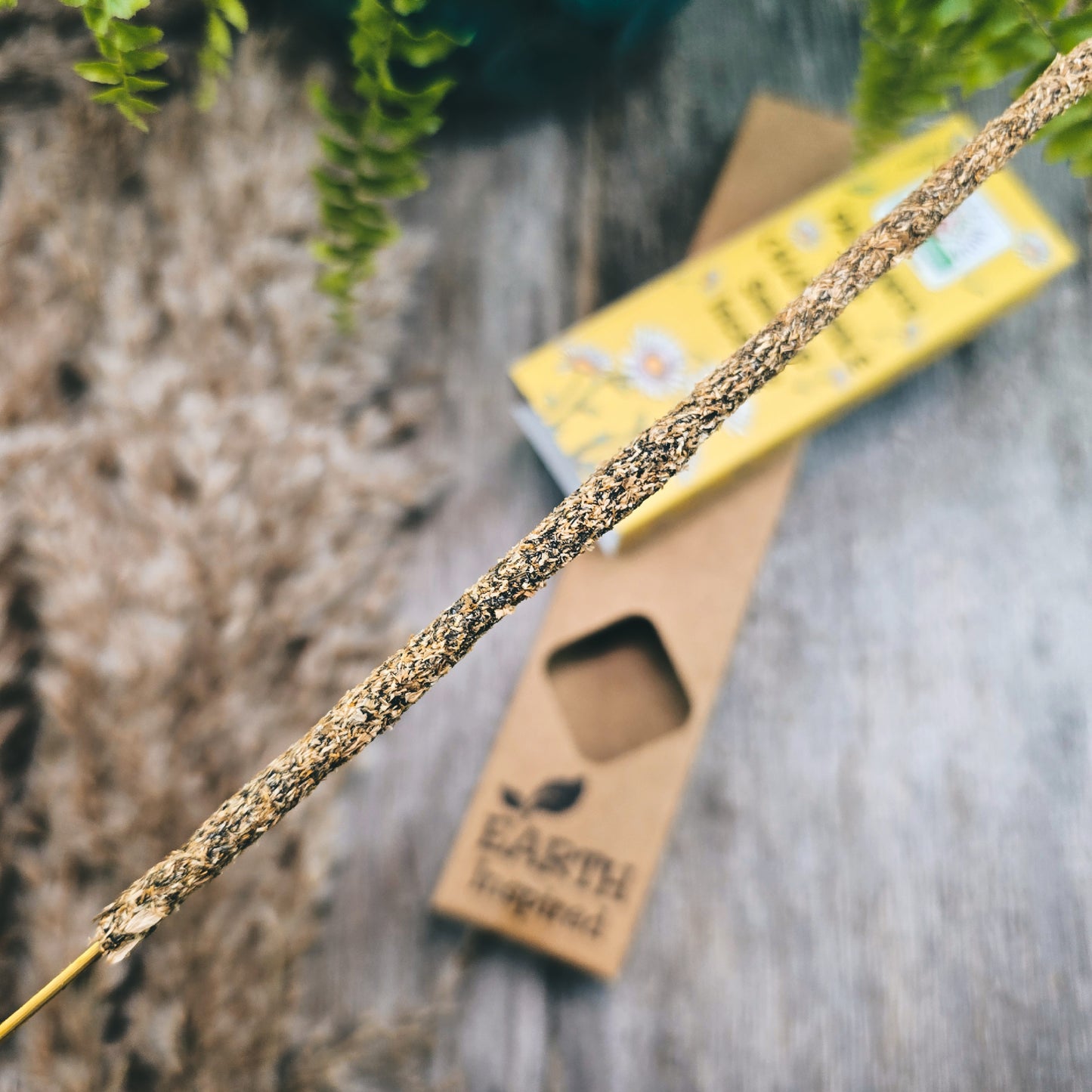 Palo Santo su ramunėlėmis – švelnūs raminantys smilkalai (25 g)