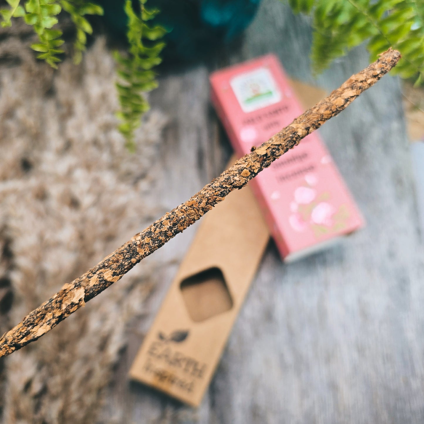 Palo Santo su rože – romantiški natūralūs smilkalai (25 g)