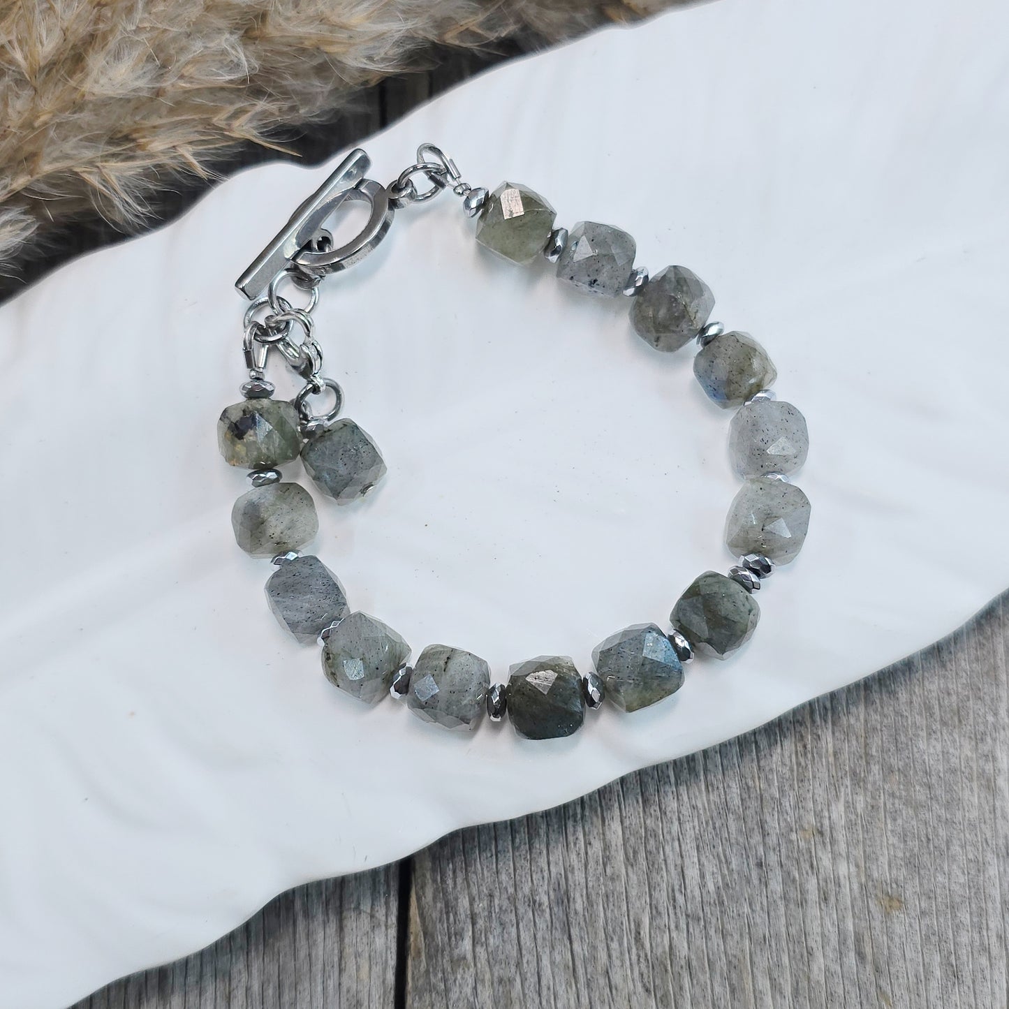 Labradorito apyrankė