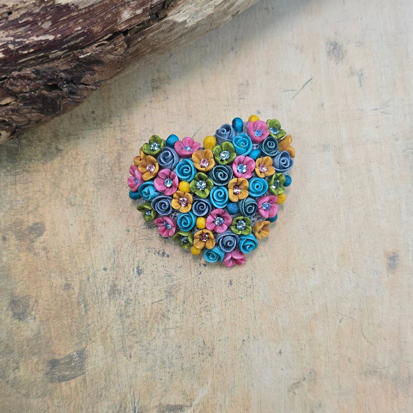 Spalvota sagė širdelė