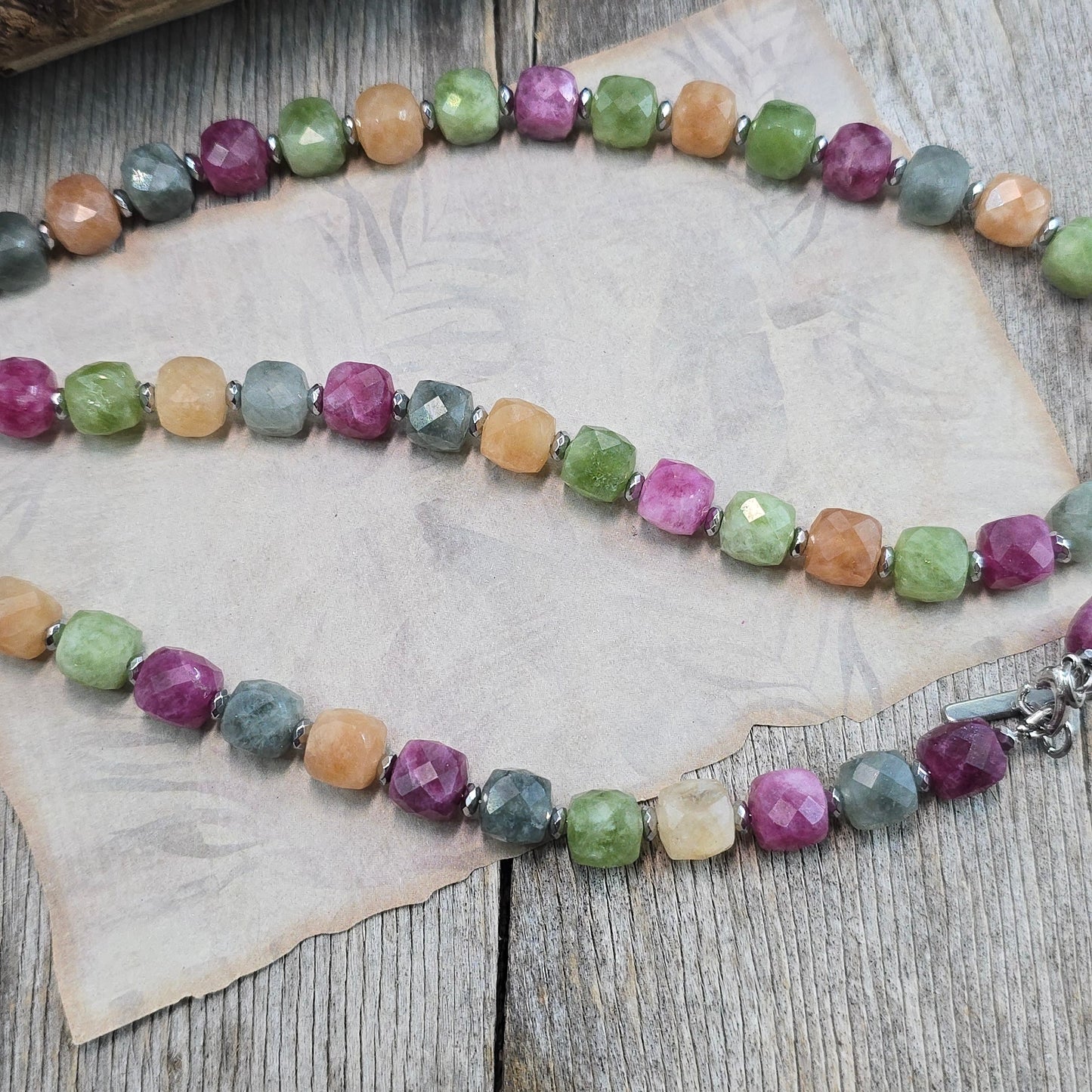 Spalvotas komplektas