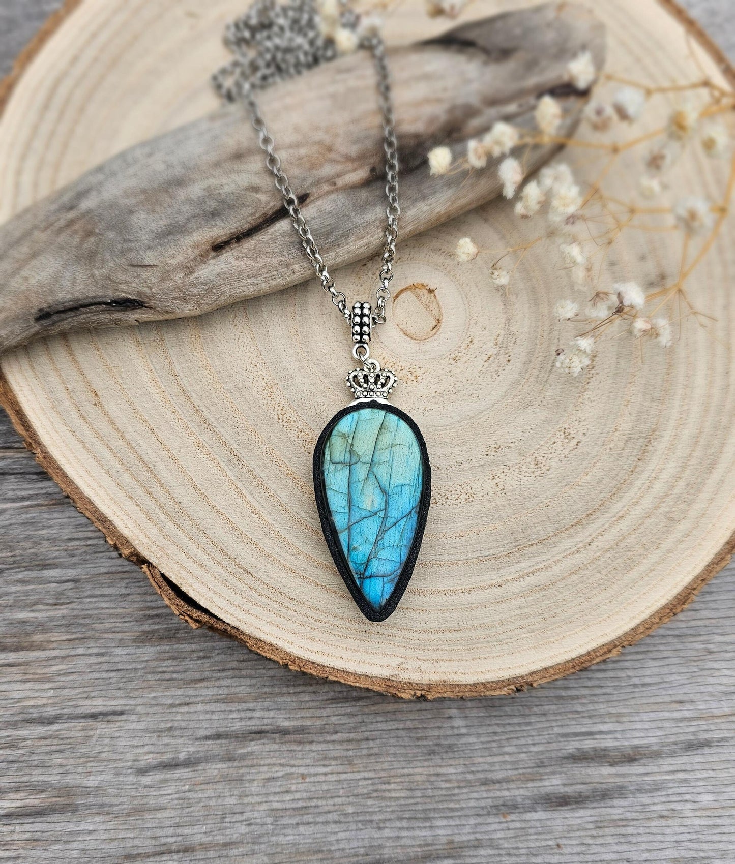 Labradorite pendant, polymer clay frame, heart detail, silver color chain