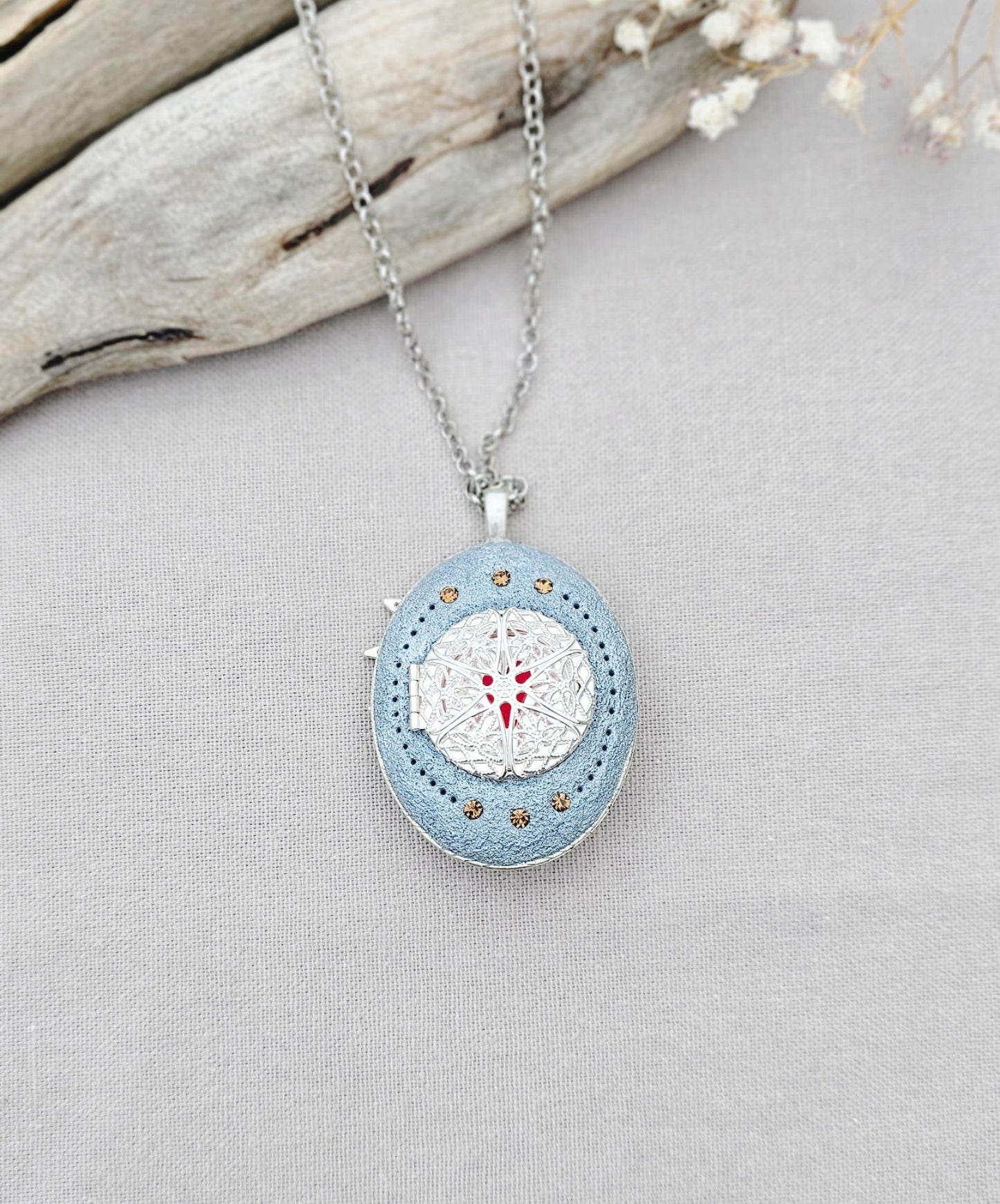 locket pendant