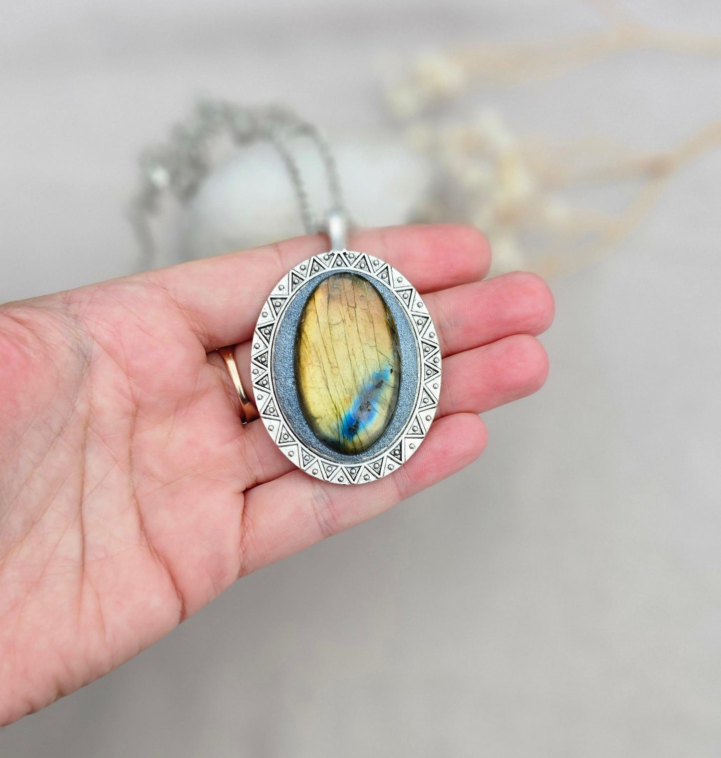 Labradorite Pendant, Handcrafted Necklace, Mystical Jewelry, Astrology Accessory, Protection Amulet, Spiritual Necklace, Gemstone Jewelry, Unique Labradorite, Healing Crystals, Artisan Pendant, Custom Jewelry, Gift for Her, Magic Stone Necklace.