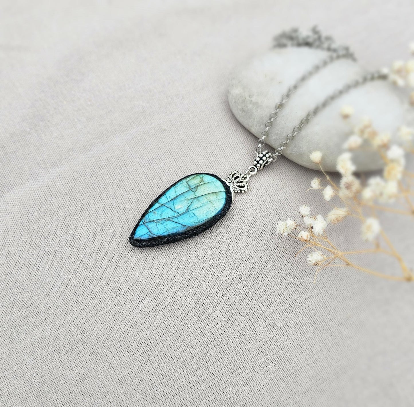 Labradorite pendant, polymer clay frame, heart detail, silver color chain