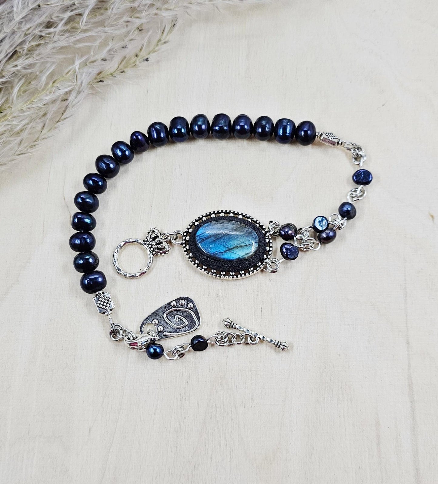 Handmade Blue Labradorite and Darck Blue Pearls Bracelet