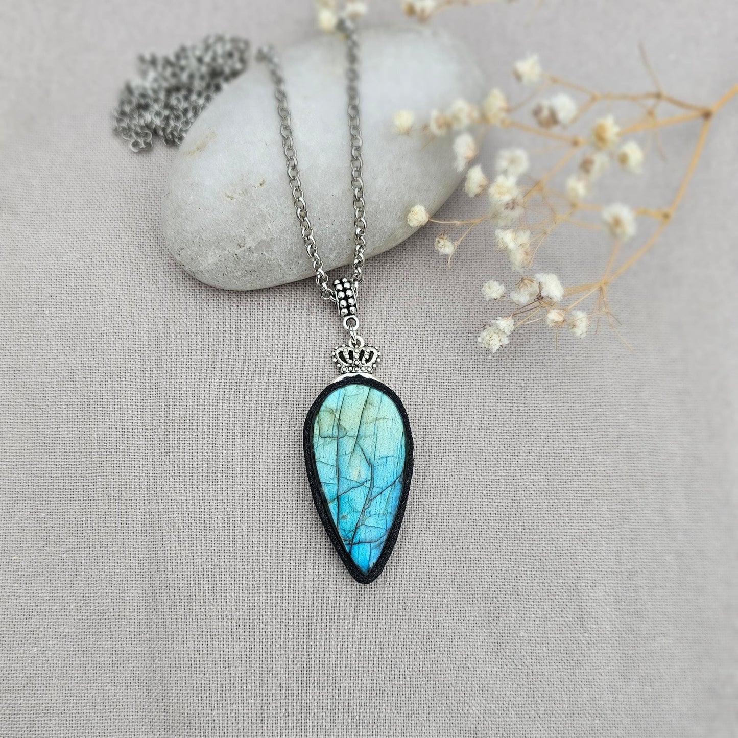Labradorite pendant, polymer clay frame, heart detail, silver color chain