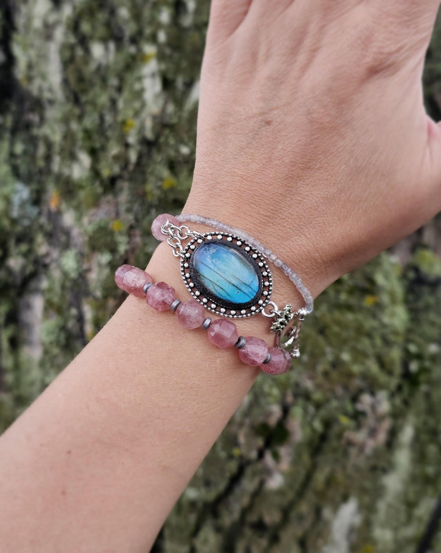 Handcrafted Labradorite and Strawberry Quartz Bracelet – Unique Wrap Design with a Blue Shimmering Centerpiece
