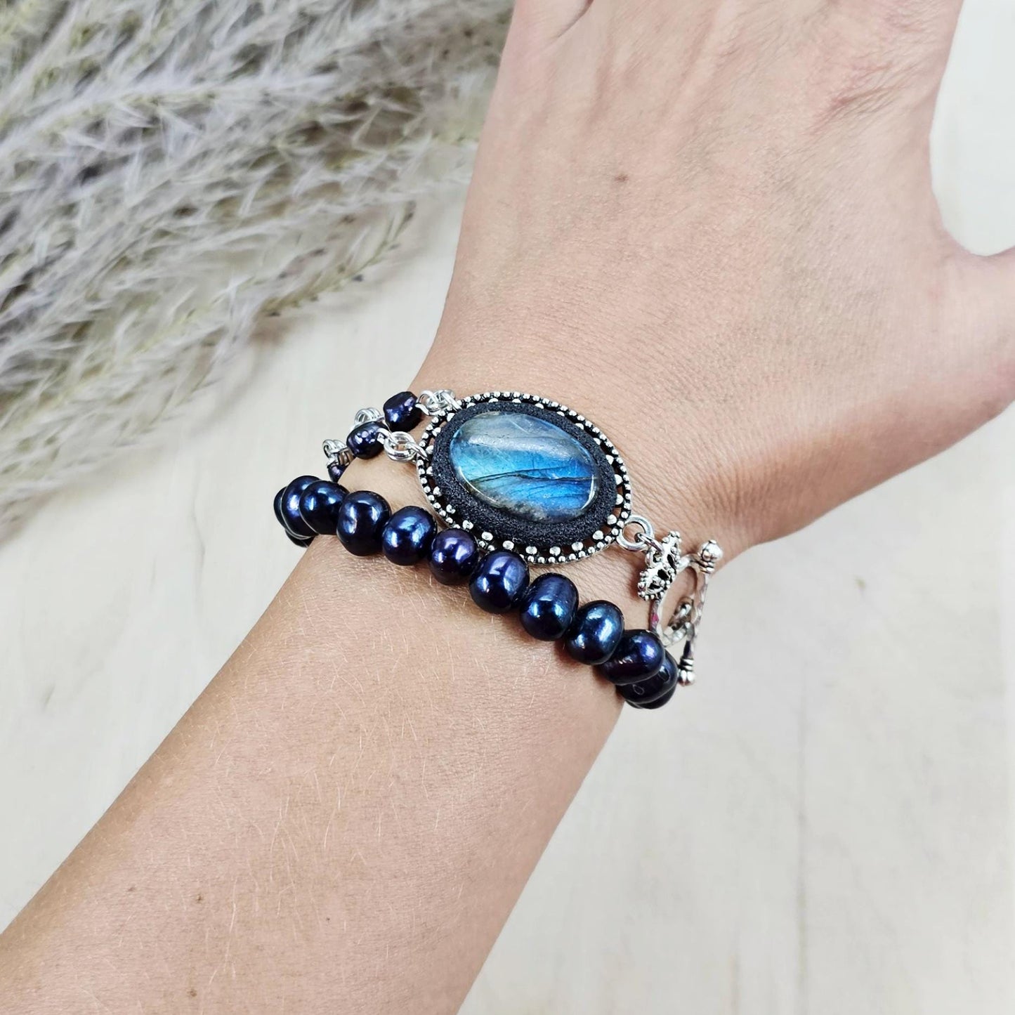 Handmade Blue Labradorite and Darck Blue Pearls Bracelet