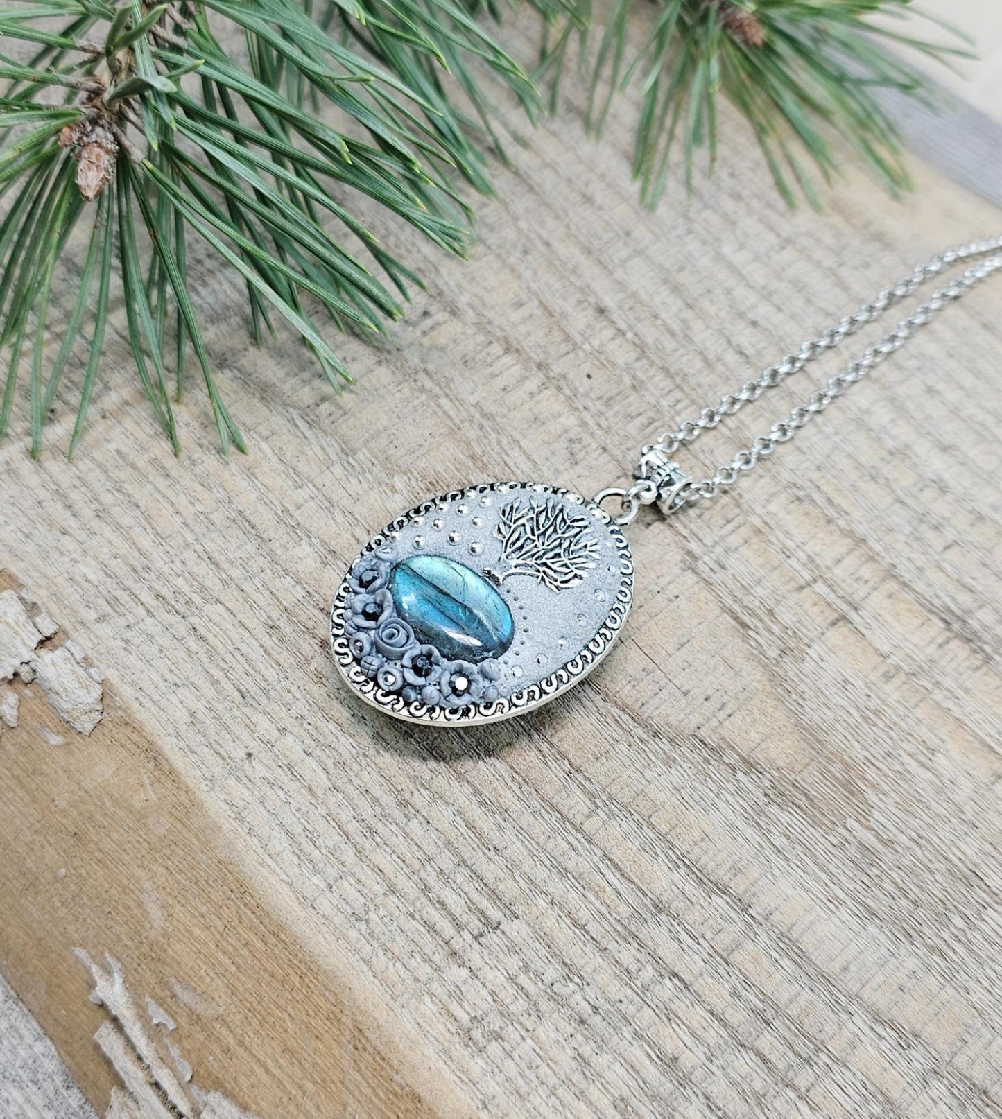 This unique design is perfect as a thoughtful gift for nature lovers, spiritual enthusiasts, or anyone who cherishes meaningful jewelry.