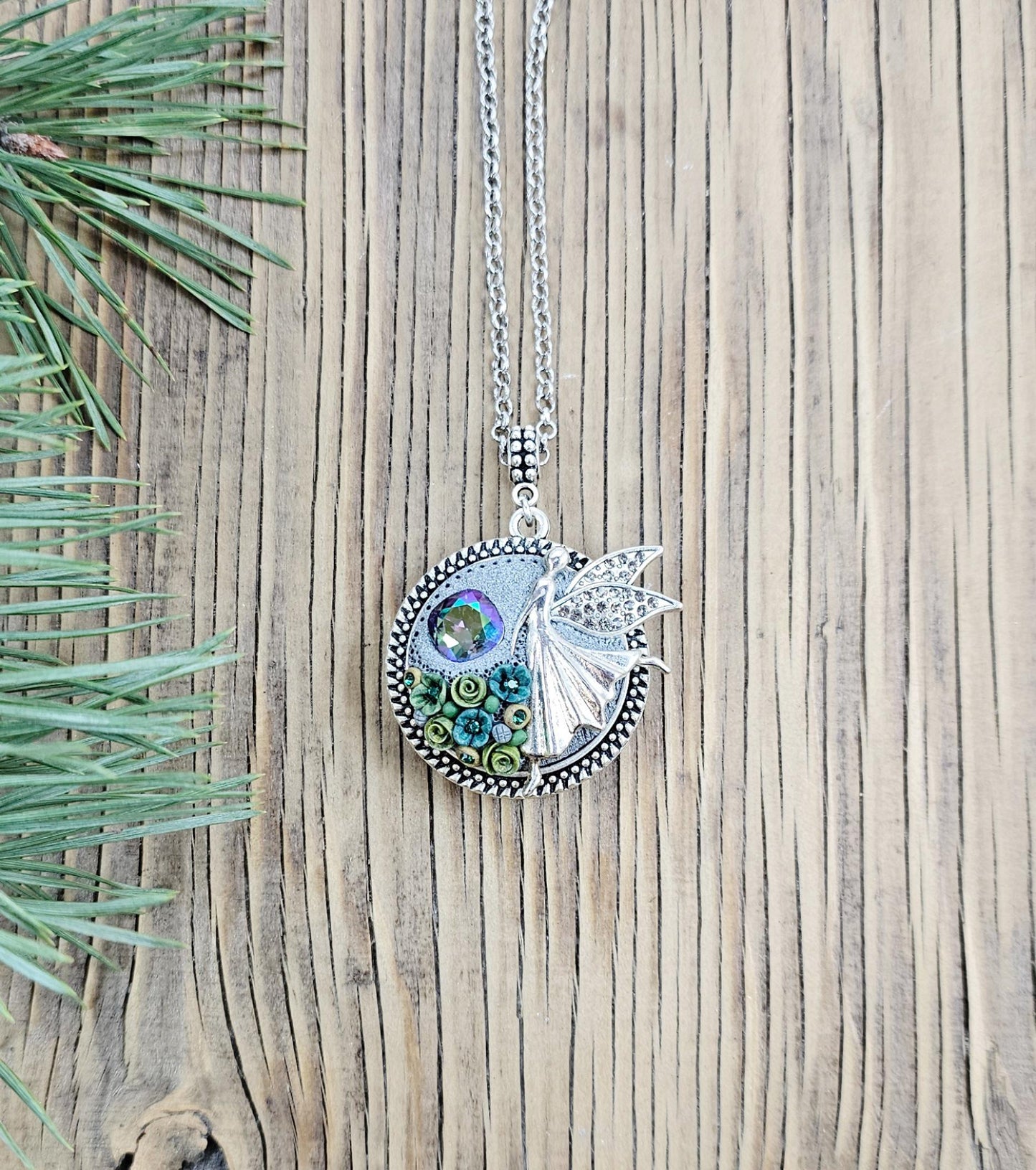 double sided pendant locket for photo or essentiale oil, with fairy angel, crysla, polymer clay green flowers