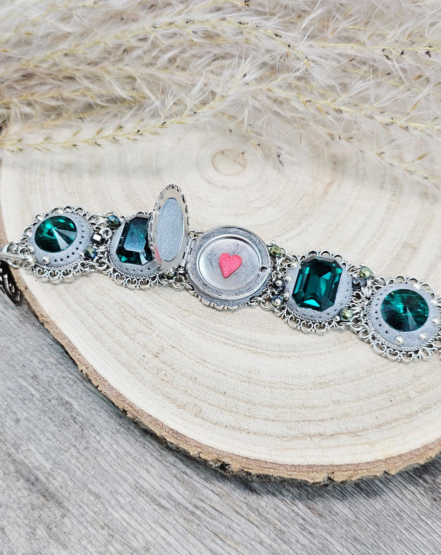 EMERALD CRYSTAL BRACELET, Polymer Clay Metal Bracelet, Locket Bracelet, Stunning Bracelet, Elegant Bracelet, Gift For Her, Massive Bracelet