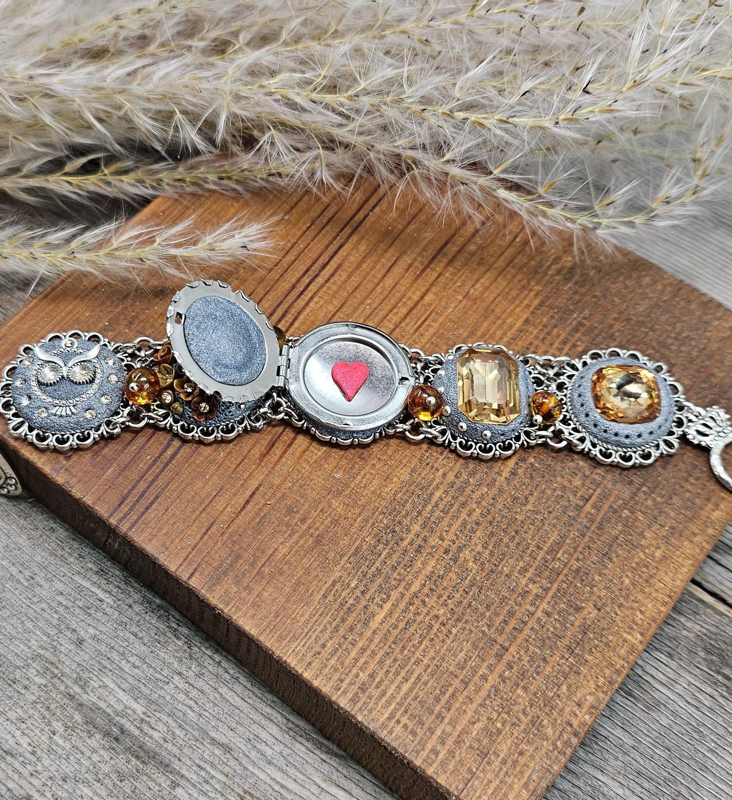 Gold color crystal bracelet with locket, owl detail, polymer clay flowers, floral bracelet. With amber beads. Amber Beads, Gold Beads, Tone Bracelet, Owl Bracelet, Polymer Flowers, Crystal Bracelet, Gold Crystal