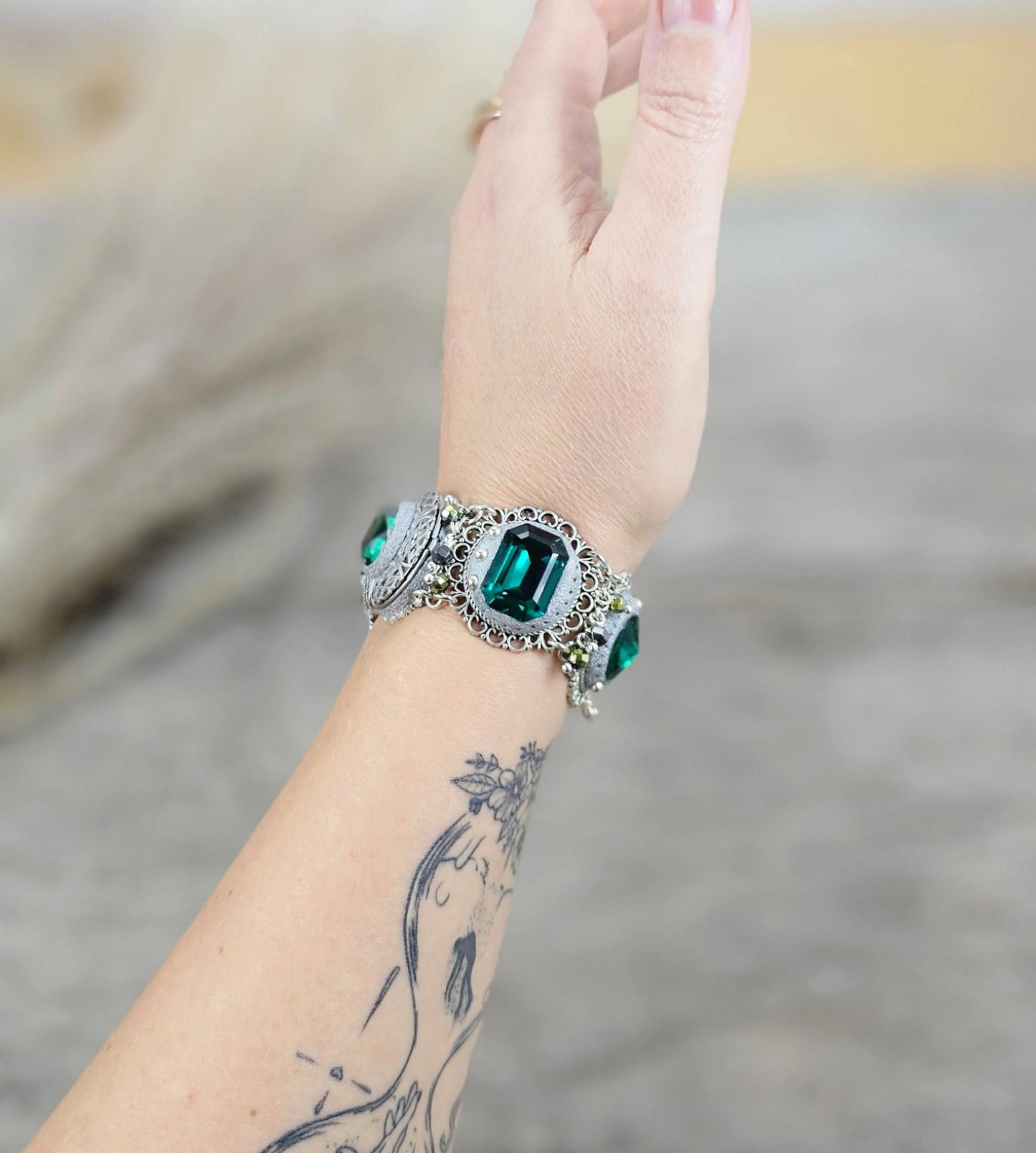 EMERALD CRYSTAL BRACELET, Polymer Clay Metal Bracelet, Locket Bracelet, Stunning Bracelet, Elegant Bracelet, Gift For Her, Massive Bracelet