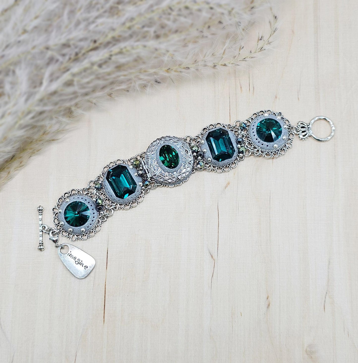 EMERALD CRYSTAL BRACELET, Polymer Clay Metal Bracelet, Locket Bracelet, Stunning Bracelet, Elegant Bracelet, Gift For Her, Massive Bracelet