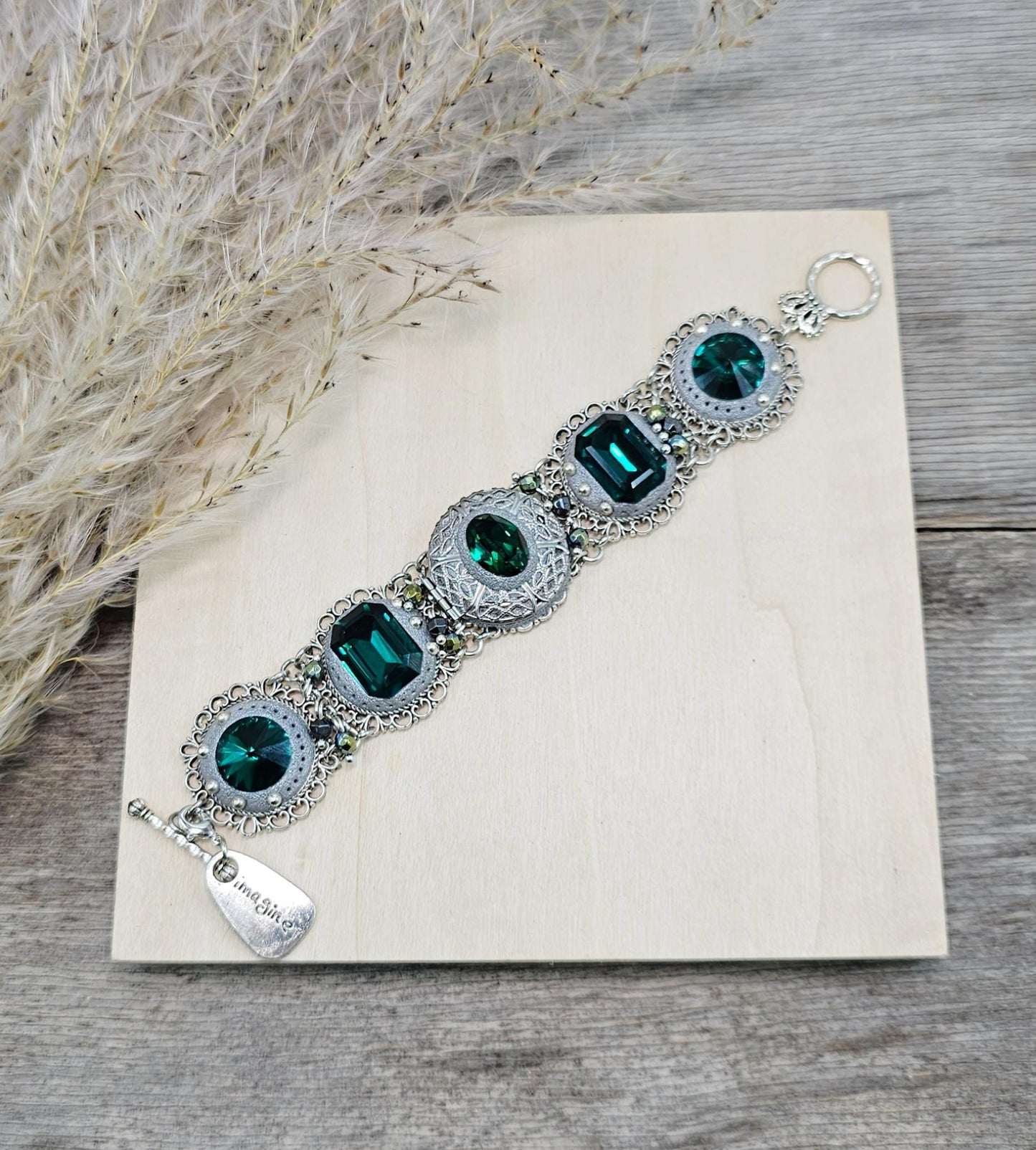 EMERALD CRYSTAL BRACELET, Polymer Clay Metal Bracelet, Locket Bracelet, Stunning Bracelet, Elegant Bracelet, Gift For Her, Massive Bracelet