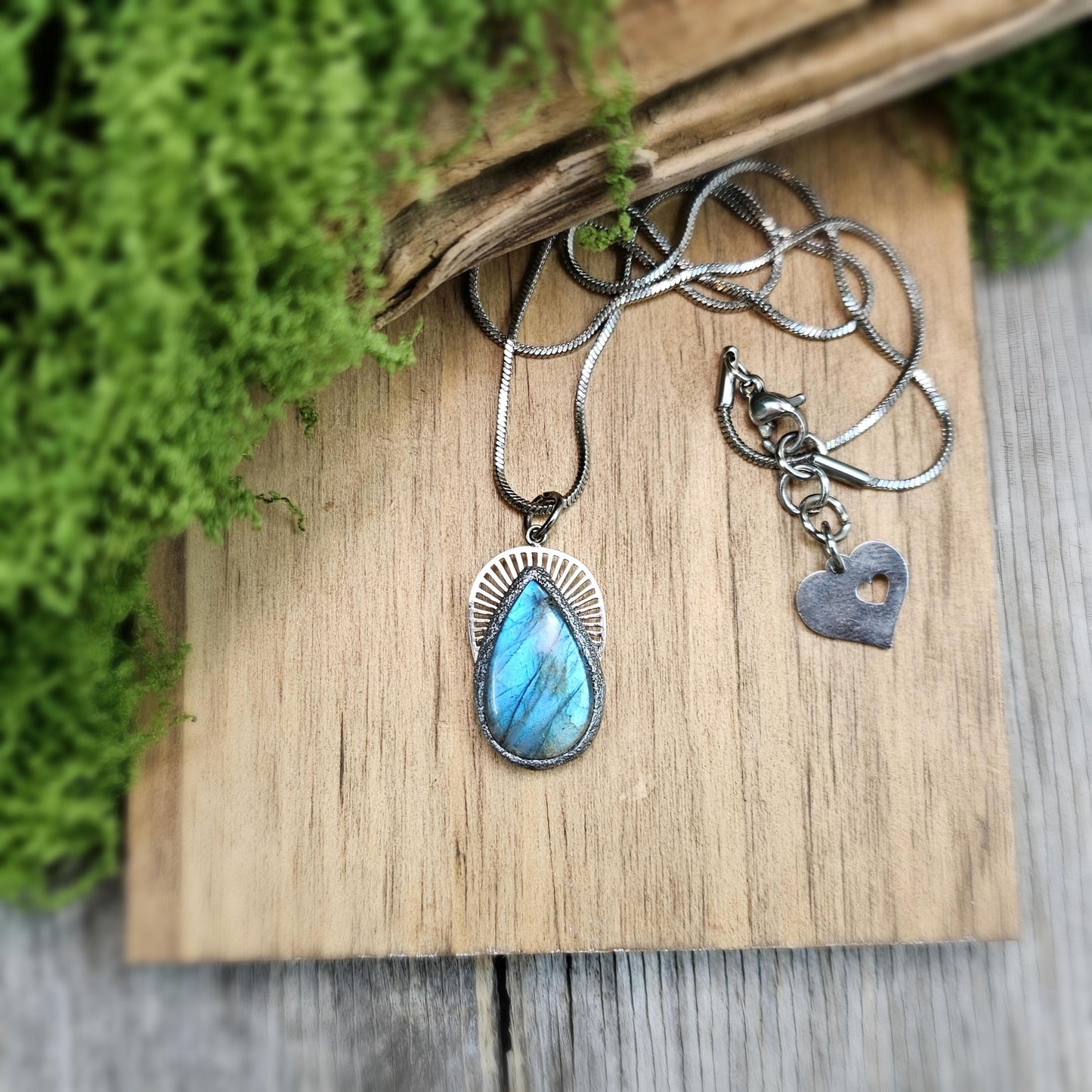 Delicate Labradorite Necklace – Small Blue Glow Pendant – Stainless Steel Minimalist Jewelry – Magical Gift for Her - Minimalistic pendant