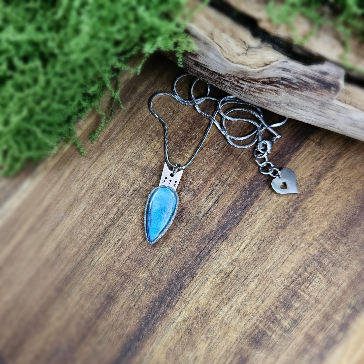 Cat pendant. For cats lover. Handmade labradorite pendant necklace with a short stainless steel chain. Features a unique polymer clay setting. One of a kind magical jewelry, perfect gift for her.