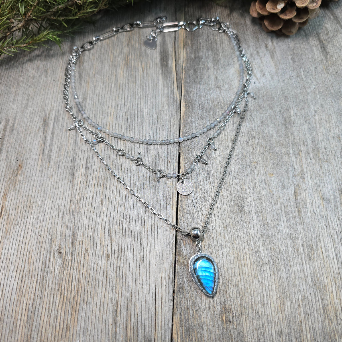 Trigubas vėrinys (pakabukas 2,7x1,5x0,5)