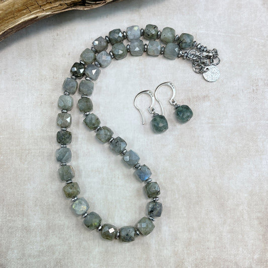 Labradorito komplektas (galima pirkti atskirai)