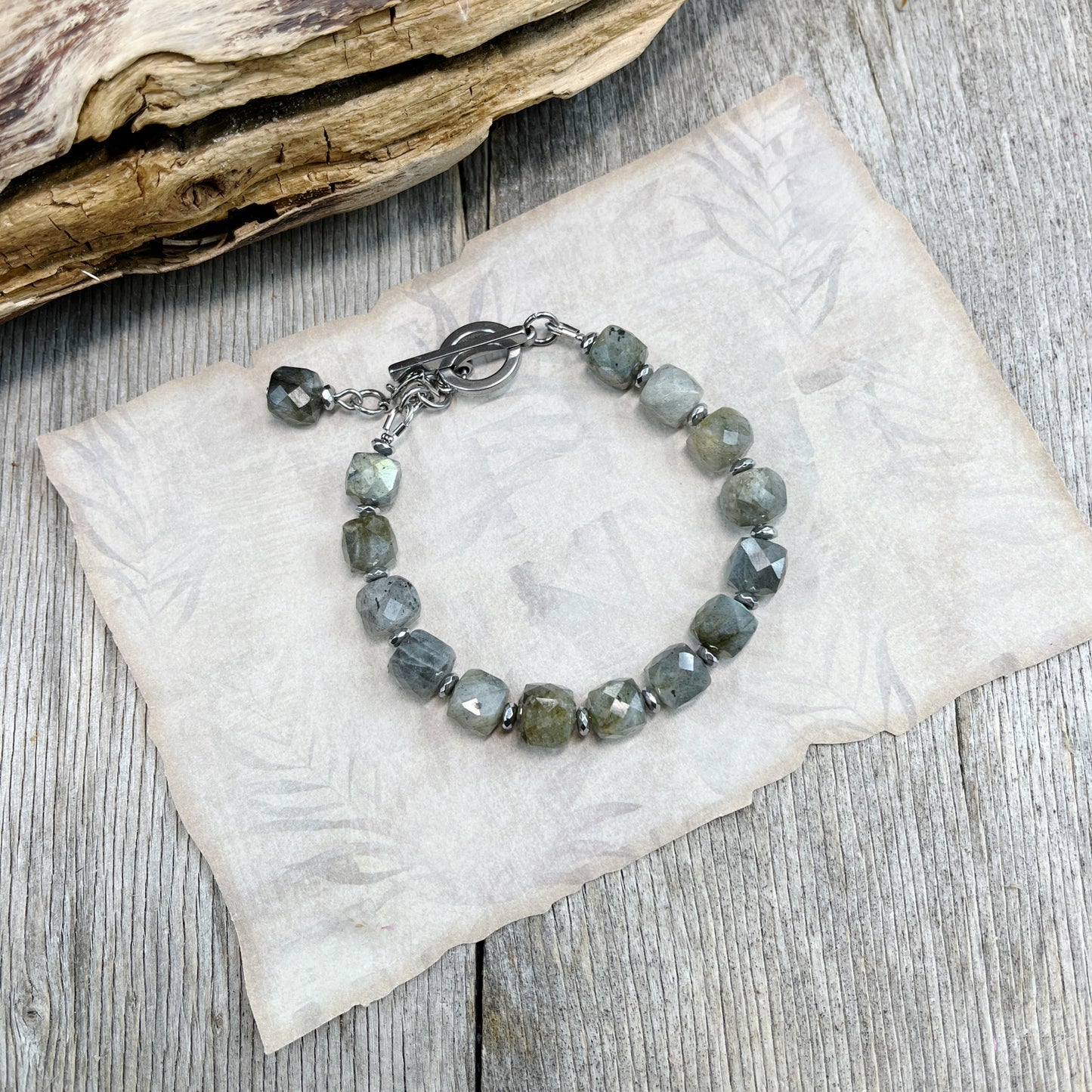 Labradorito apyrankė