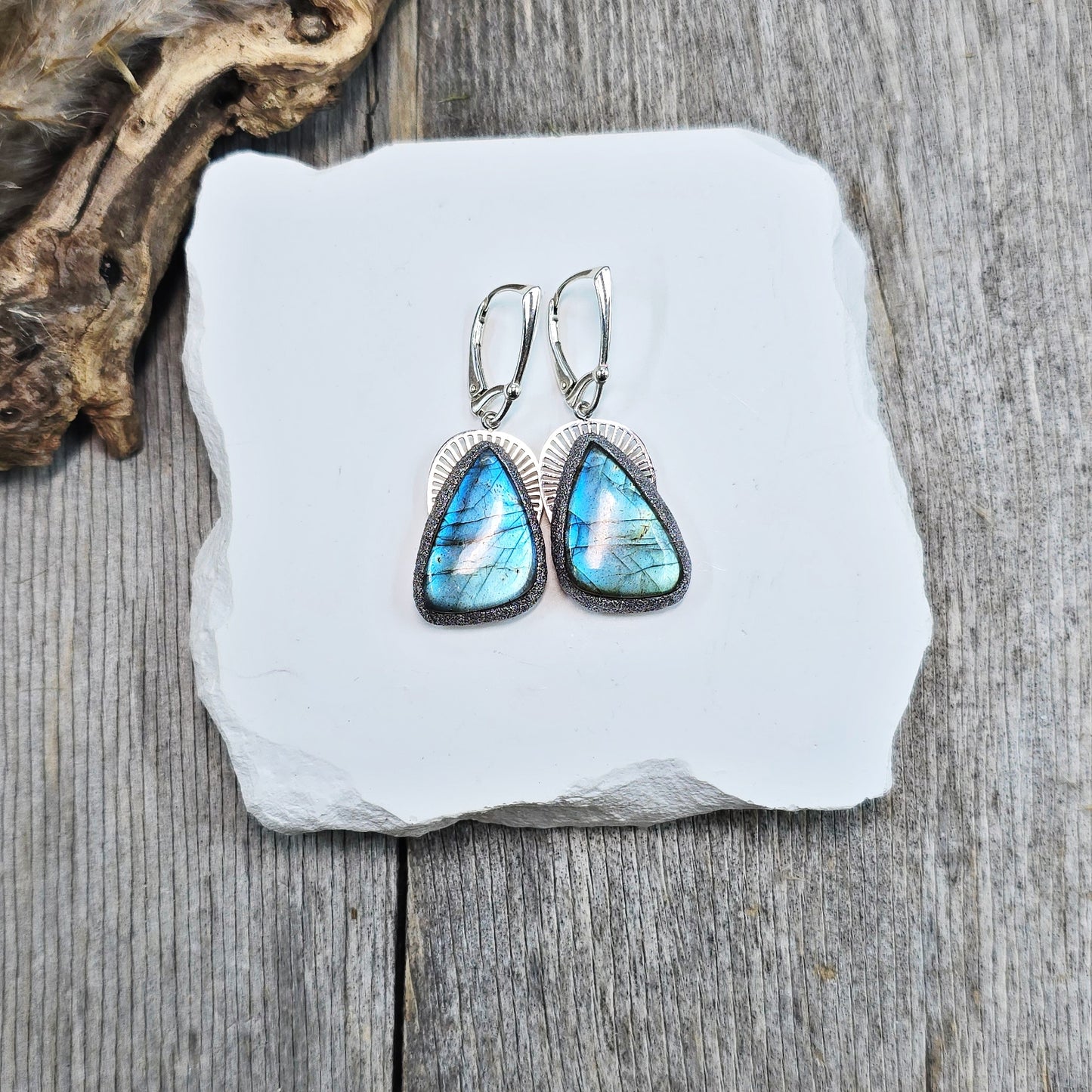 Labradorito auskarai 'Trikampiai'