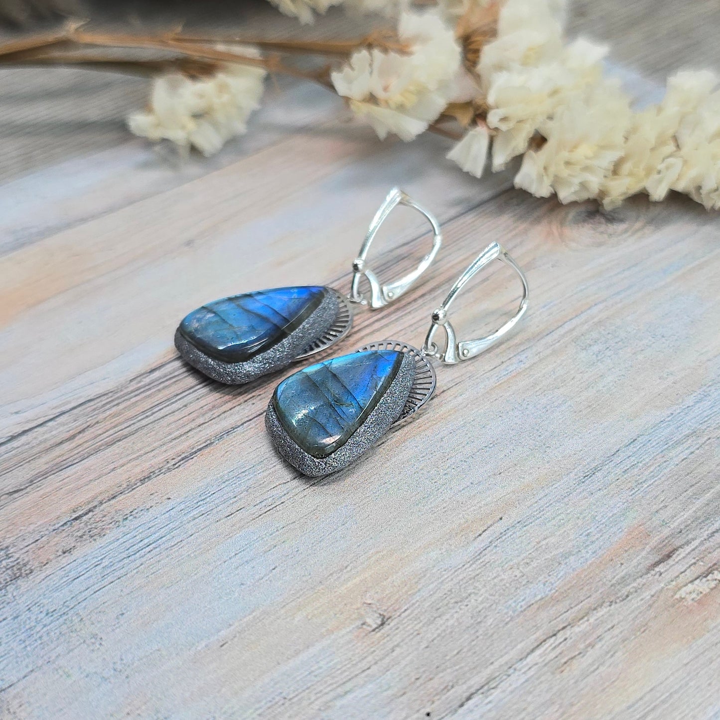 Labradorito auskarai 'Trikampiai'