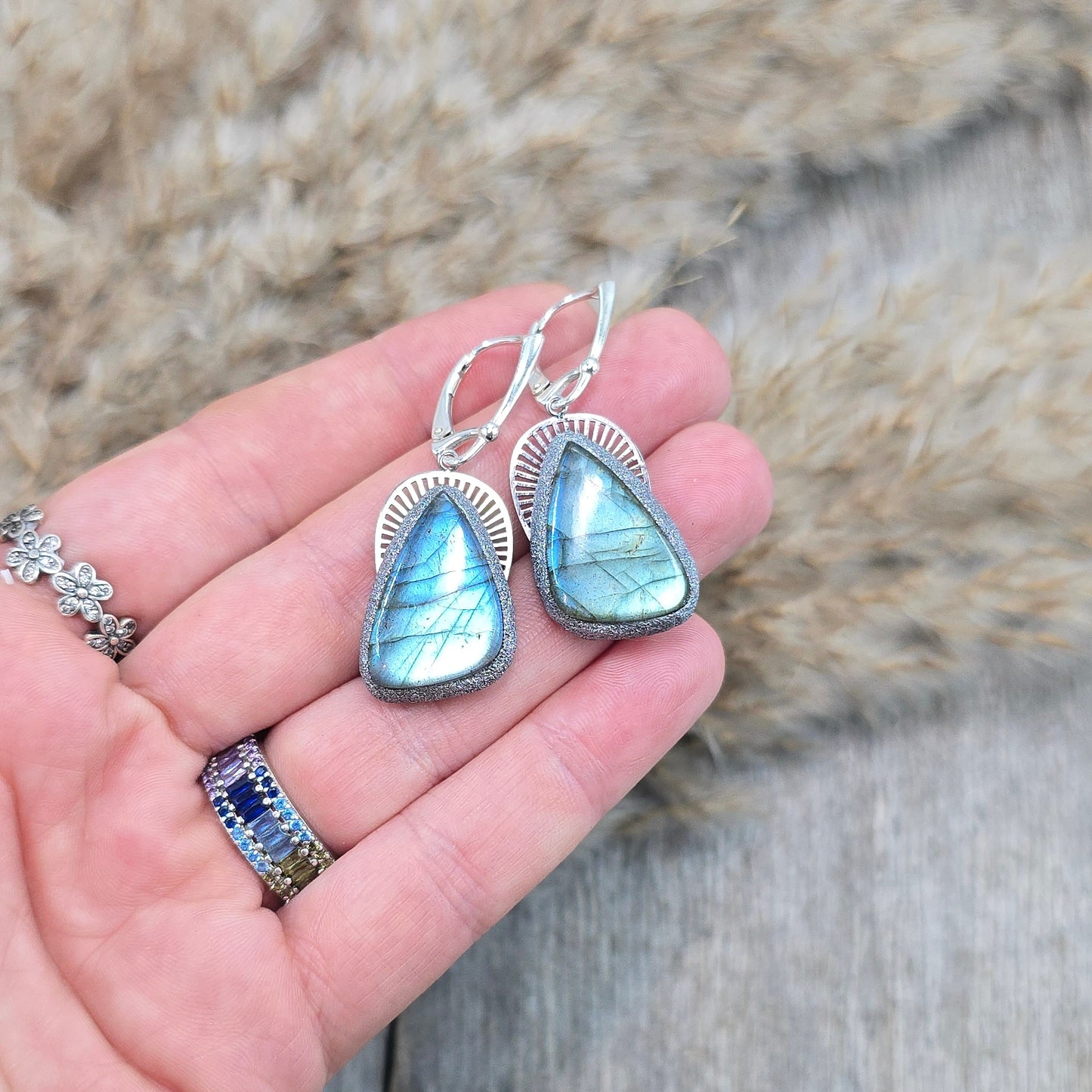 Labradorito auskarai 'Trikampiai'