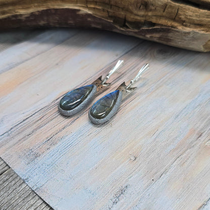 Labradorito auskarai 'Kačiukai'