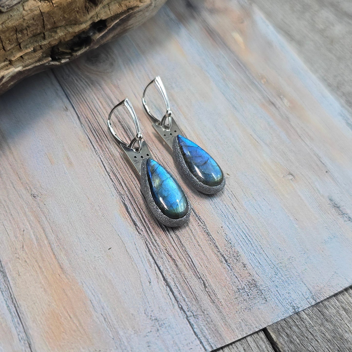 Labradorito auskarai 'Kačiukai'