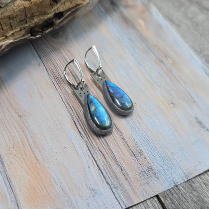 Labradorito auskarai 'Kačiukai'