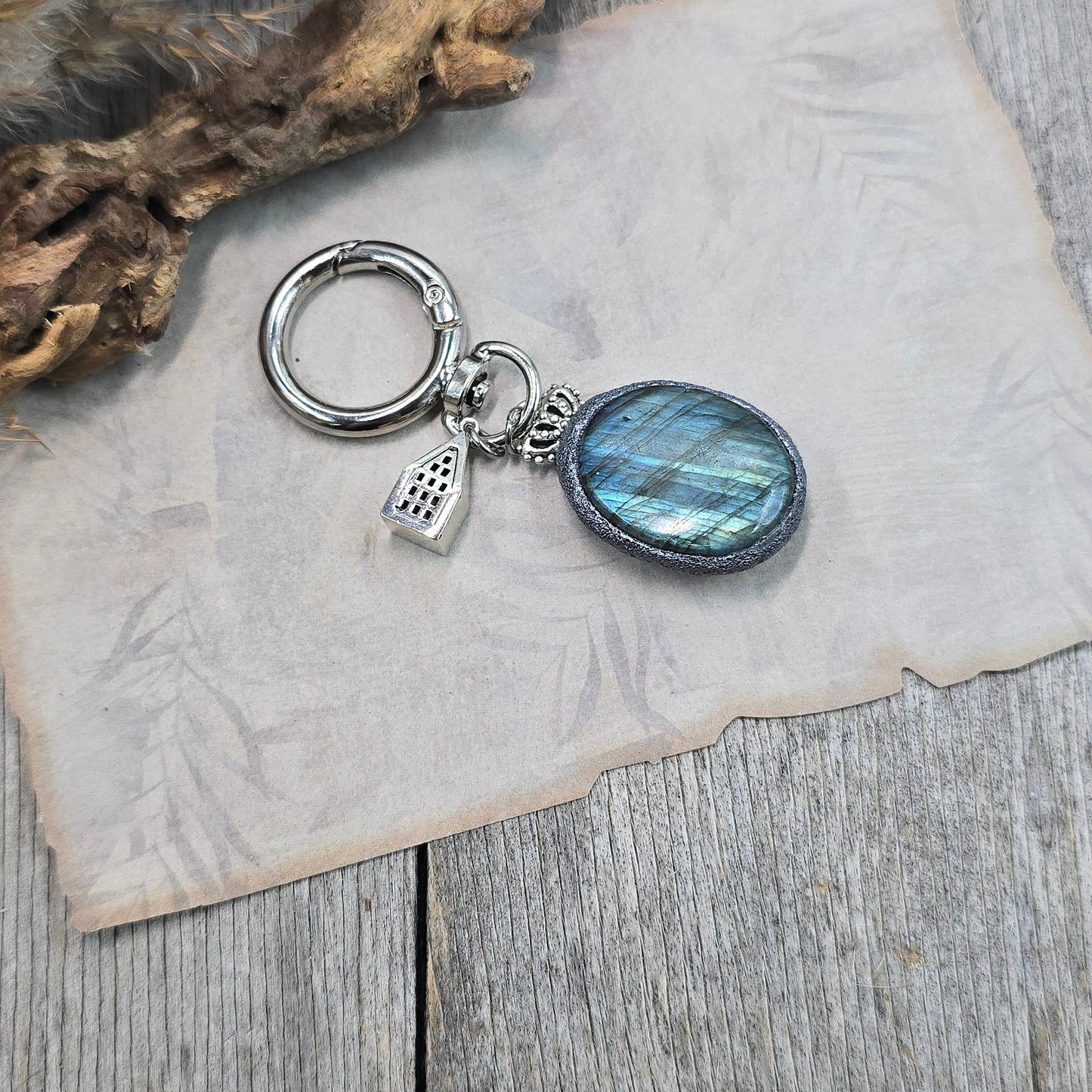 Raktų pakabukas su labradoritu