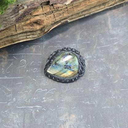 Sagė su labradoritu