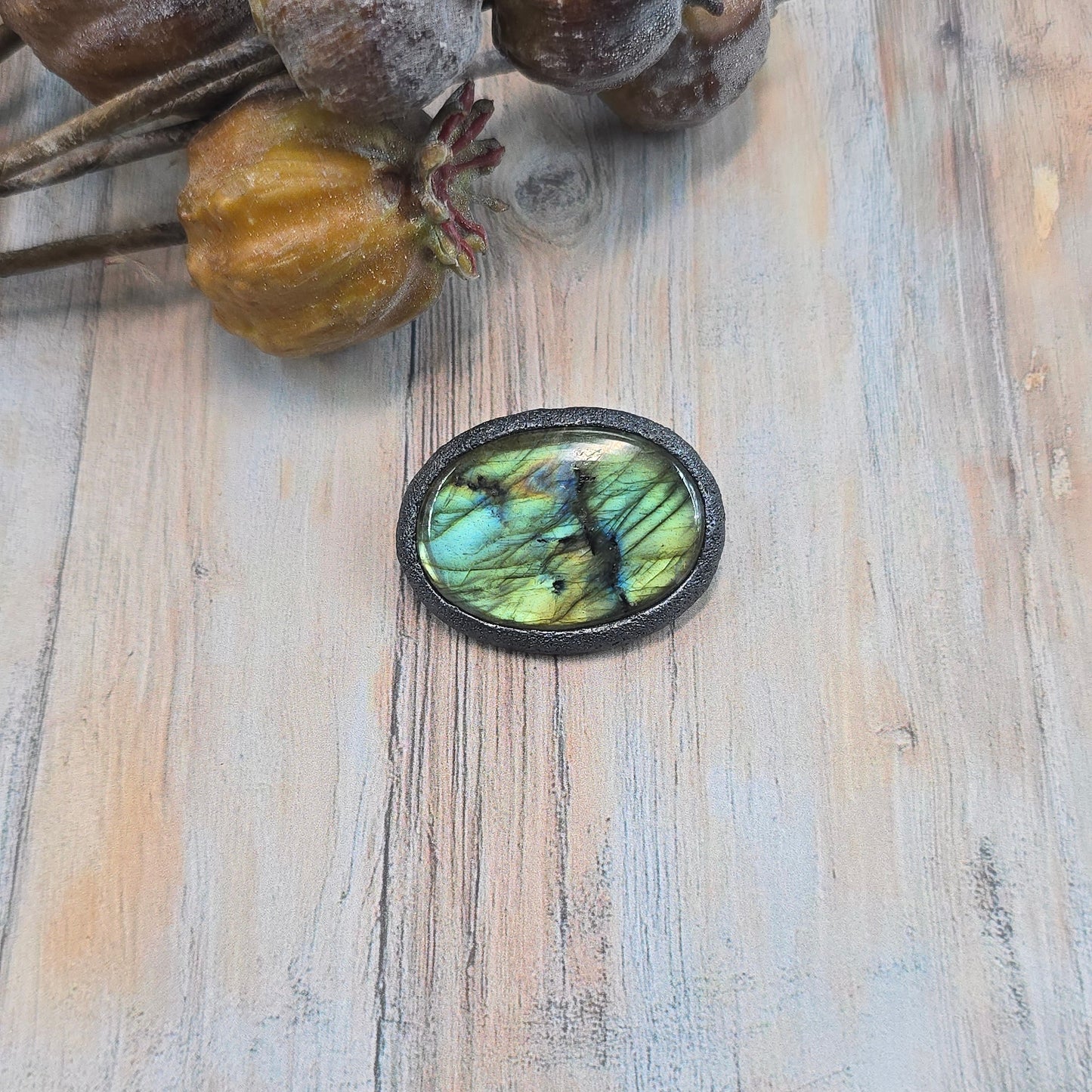 Sagė su labradoritu