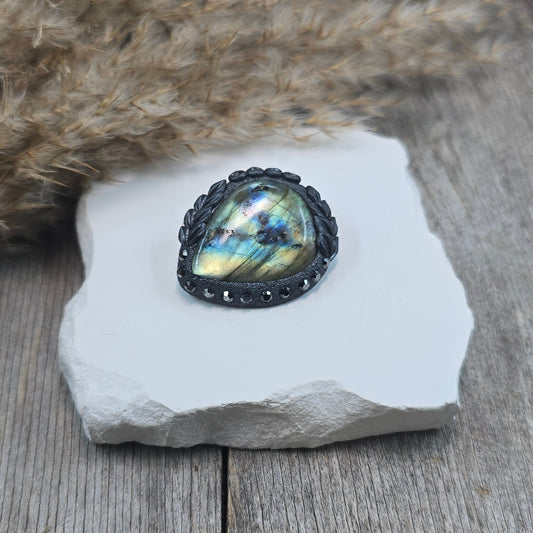 Sagė su labradoritu