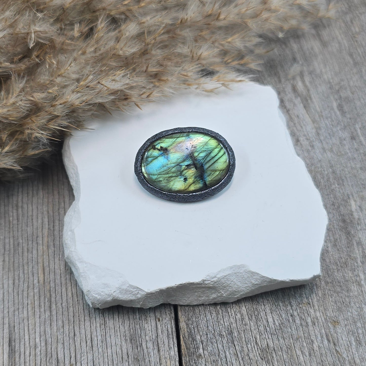 Sagė su labradoritu