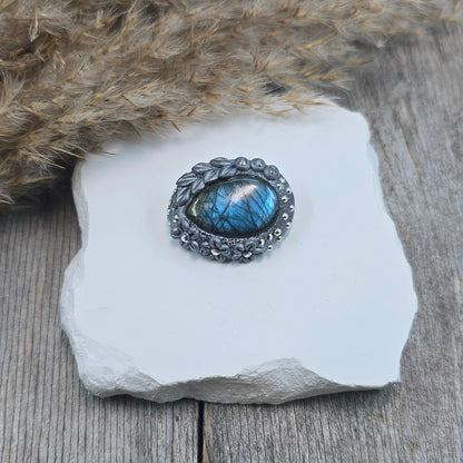 Sagė su labradoritu