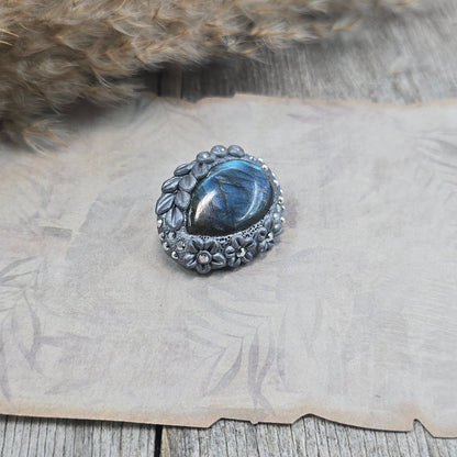 Sagė su labradoritu