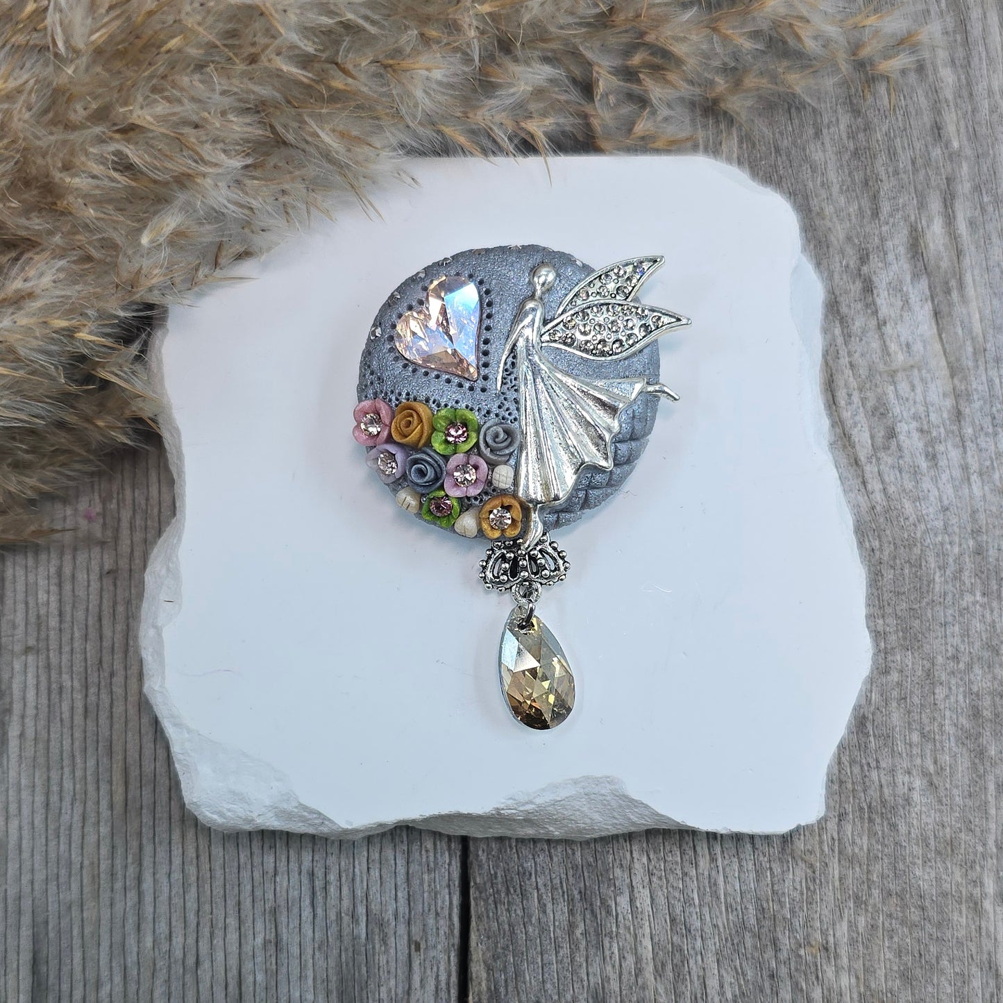 Sagė su fėja ir širdele