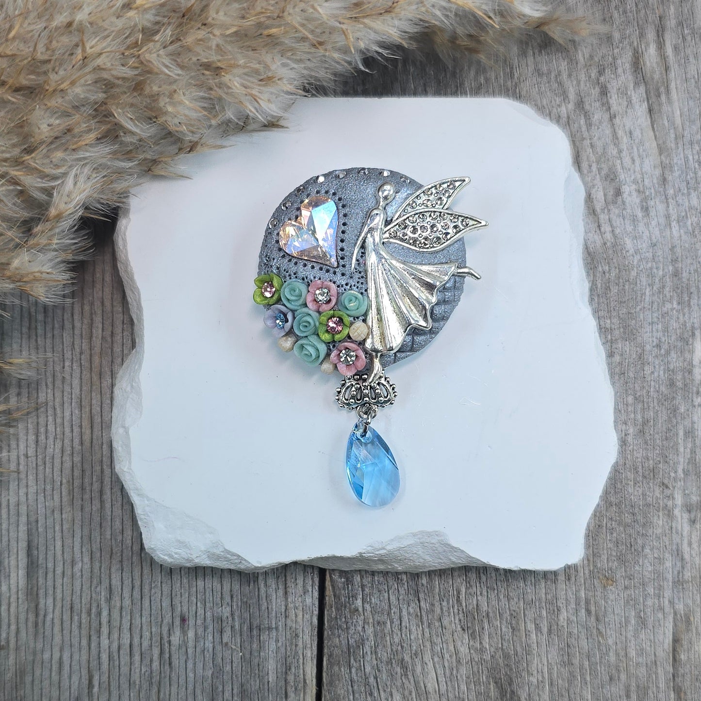 Sagė su fėja ir širdele