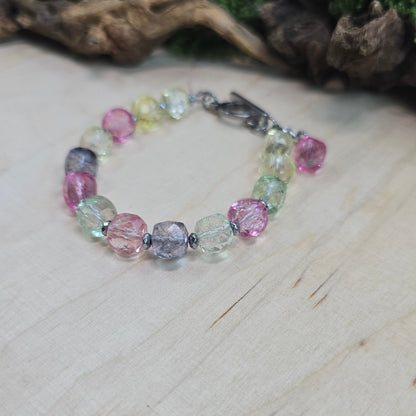 Apyrankė iš sintetinio (topazo imitacijos) akmens