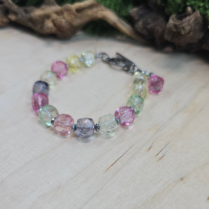 Apyrankė iš sintetinio (topazo imitacijos) akmens