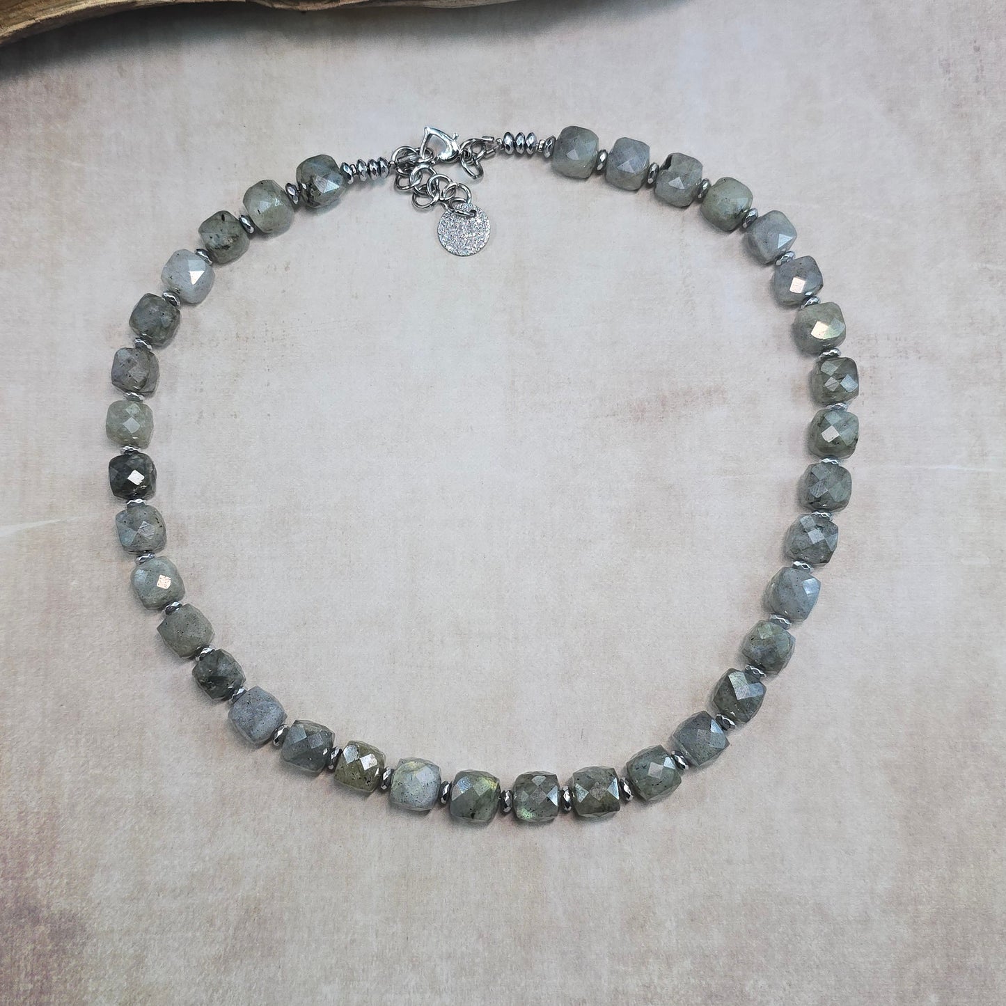 Labradorito komplektas (galima pirkti atskirai)