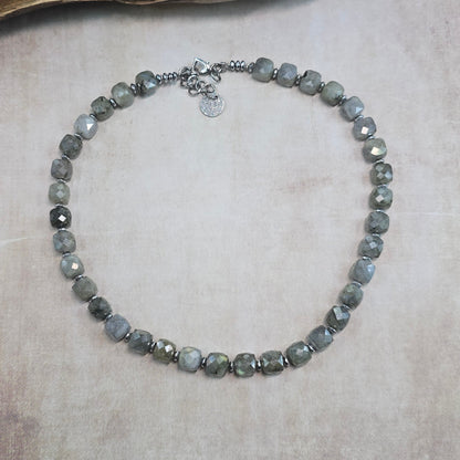 Labradorito komplektas (galima pirkti atskirai)