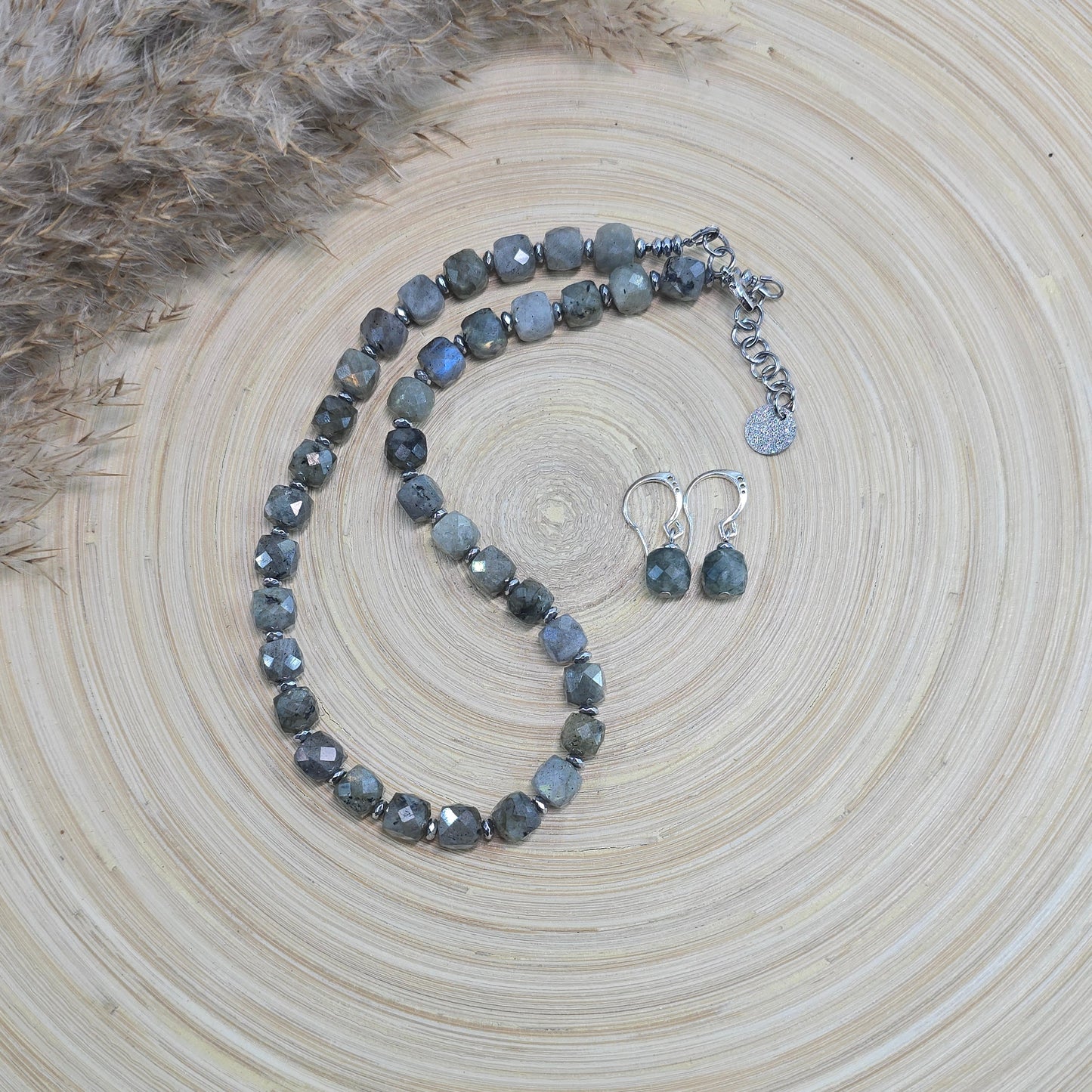 Labradorito komplektas (galima pirkti atskirai)