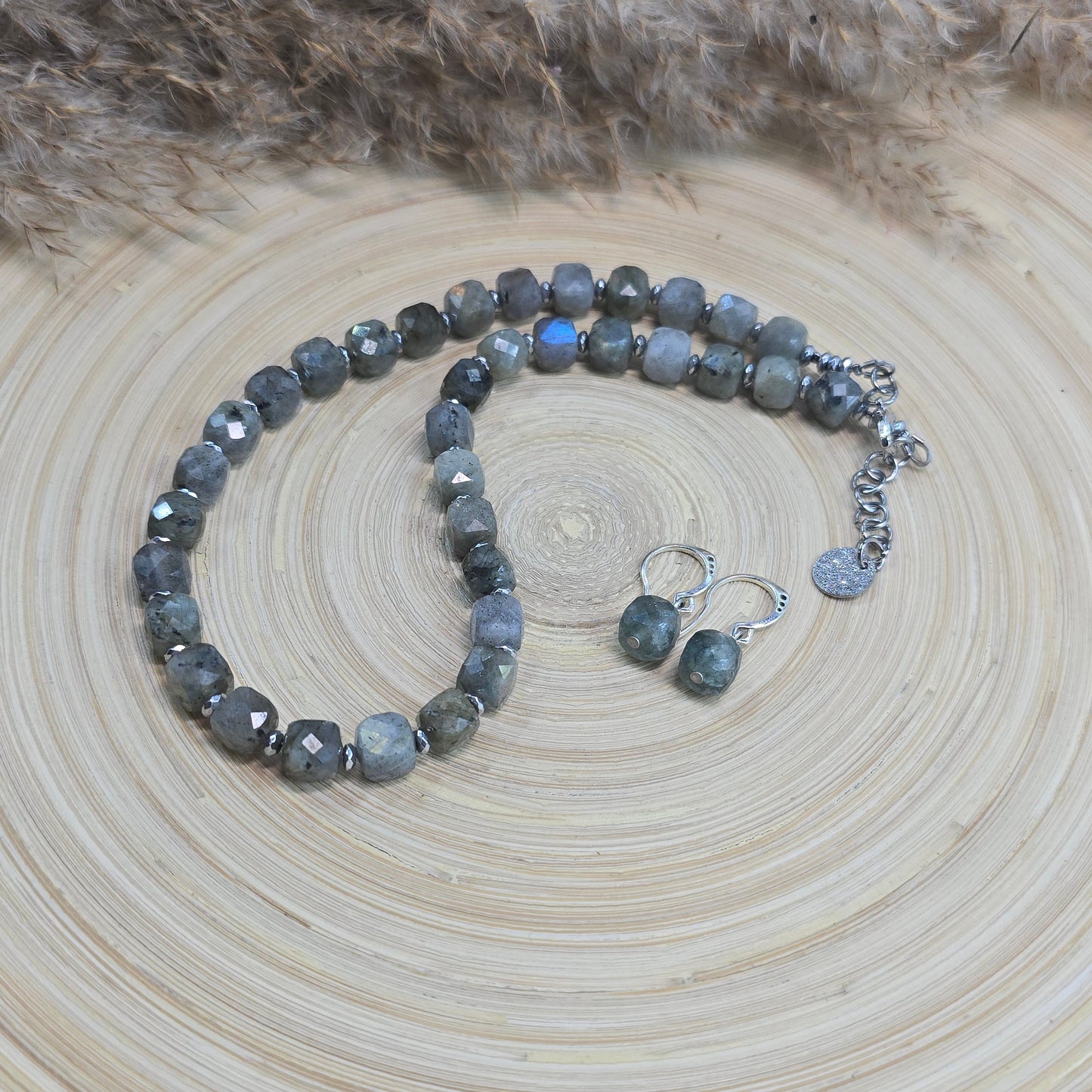 Labradorito komplektas (galima pirkti atskirai)