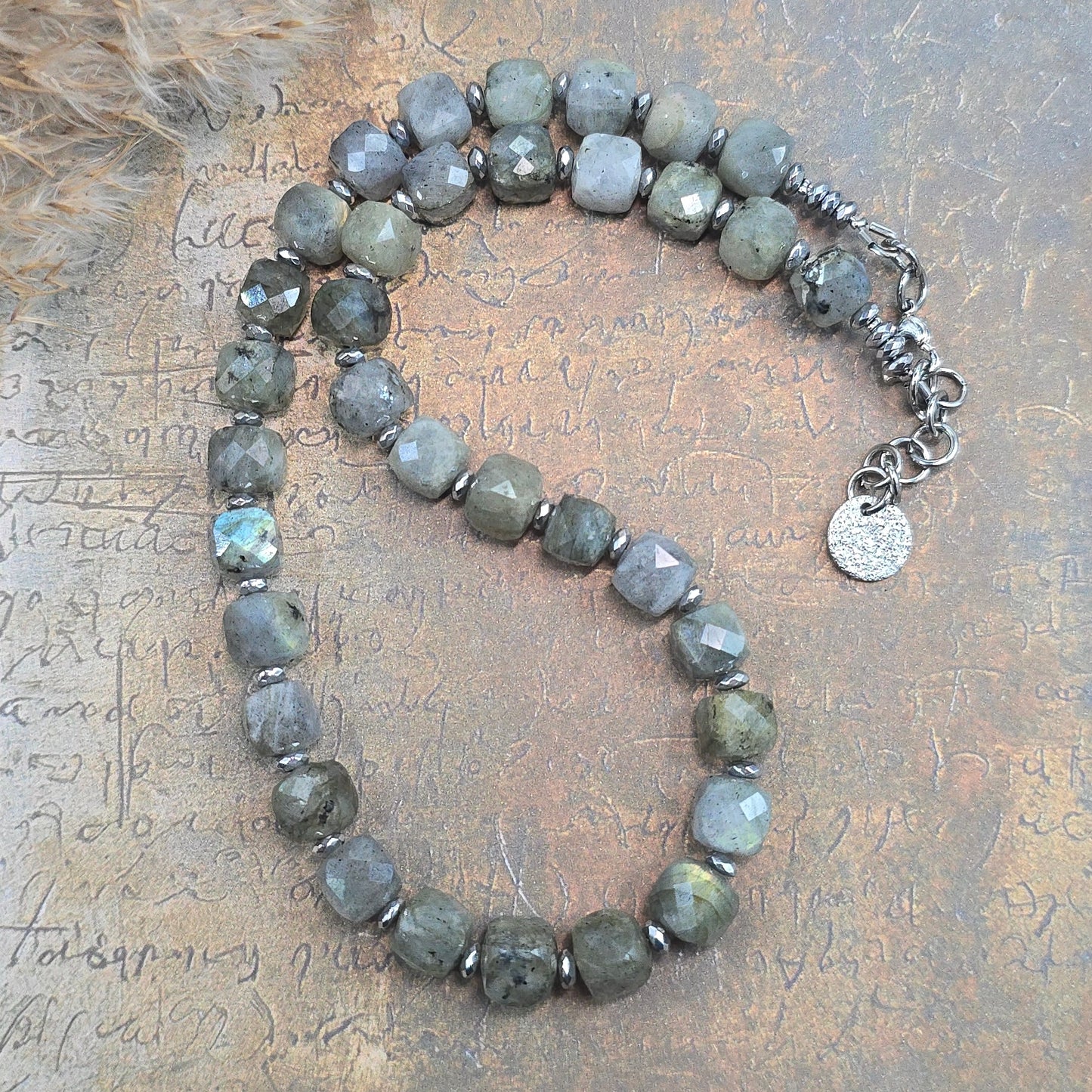 Labradorito komplektas (galima pirkti atskirai)