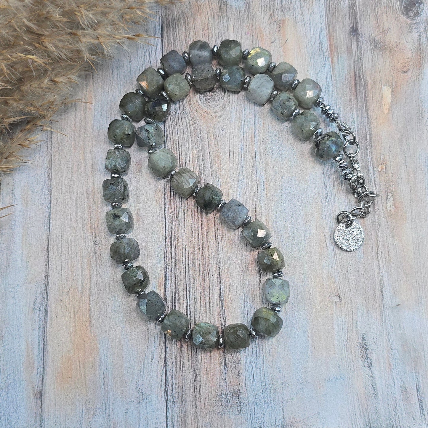 Labradorito komplektas (galima pirkti atskirai)