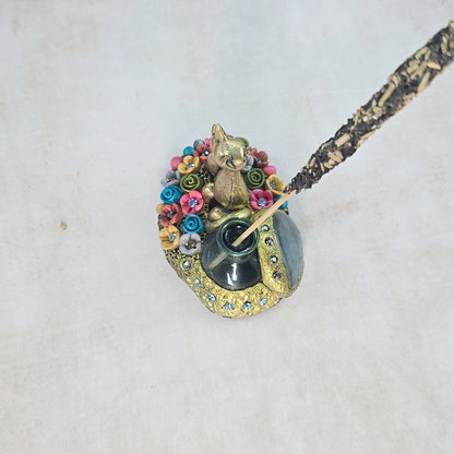 Smilkaline su labradoritu ir kačiukais