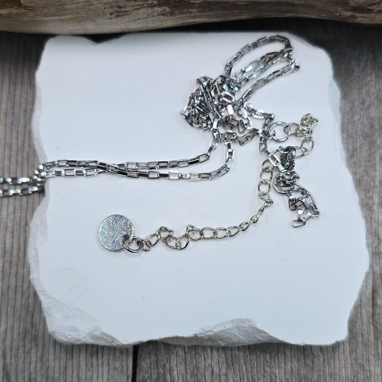 Labradorito pakabukas 'Strėlė'